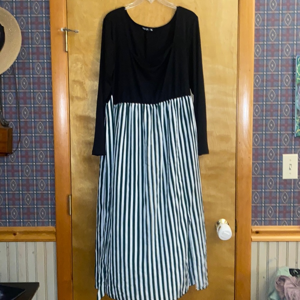 Shein Vertical Stripe split thigh Dress